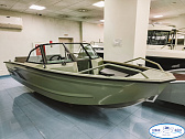 Victory A4 Bowrider